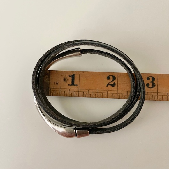 Leather Bracelets Asymmetrical Half Circle 3 mm Leather Wrap Magnetic Closure - Picture 11 of 11